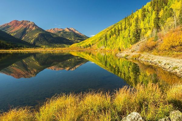 Colorado-San Juan Mountains Crystal Lake reflection in autumn